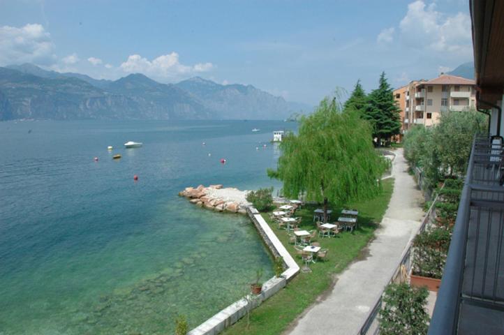 Hotel Garni Vela D'Oro Brenzone sul Garda Exterior foto